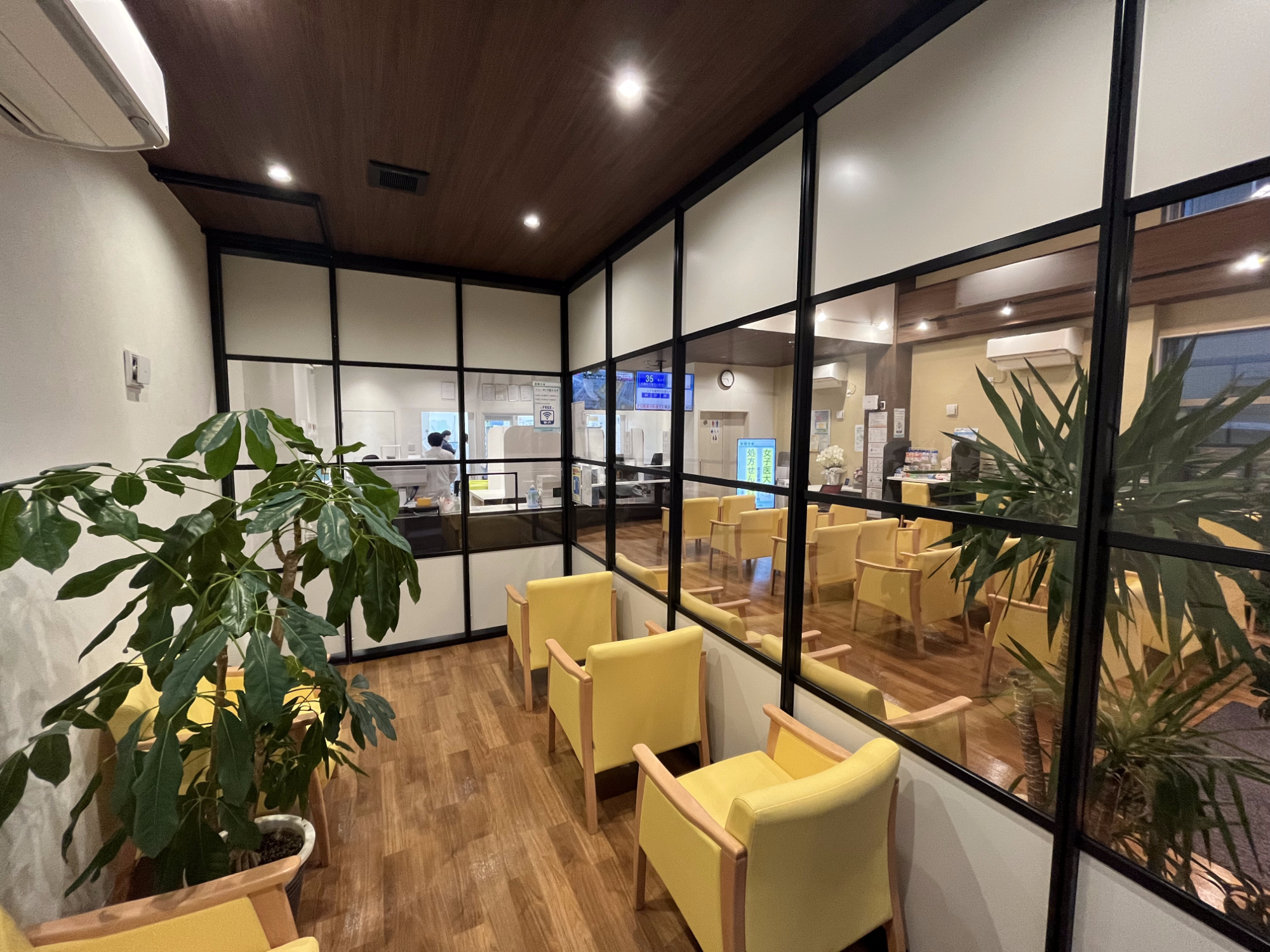 江北セントラル薬局店内